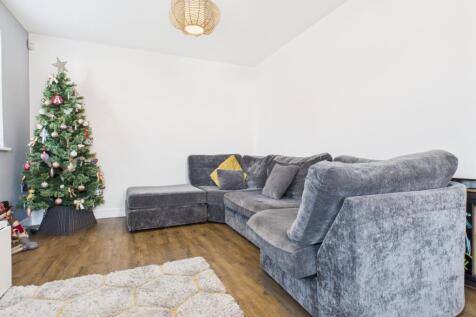 CAM03729G0-PR0193-STILL015