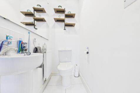 CAM03729G0-PR0193-STILL018