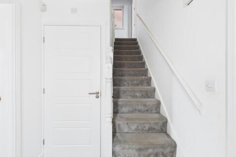 CAM03729G0-PR0193-STILL019 (1)