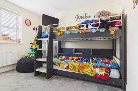 CAM03729G0-PR0193-STILL003 (1)