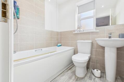 CAM03729G0-PR0193-STILL001