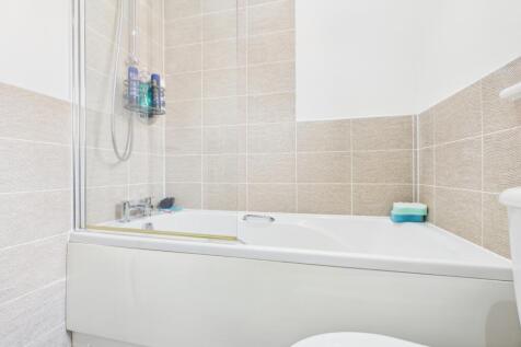 CAM03729G0-PR0193-STILL002