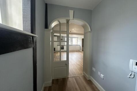 Flat 4 8 High street Corridor
