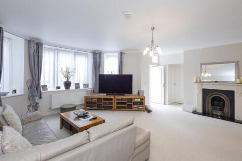 73 NDR Front Room