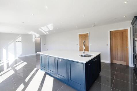 KITCHEN/FAMILY