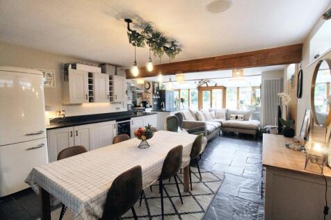 Open Plan Kitchen / Family Room / Dining Room