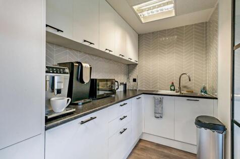 8626600interior07800.jpg
