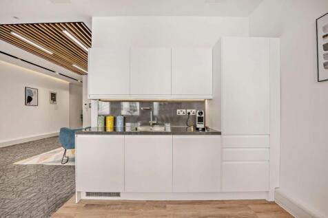 8572388interior07800.jpg
