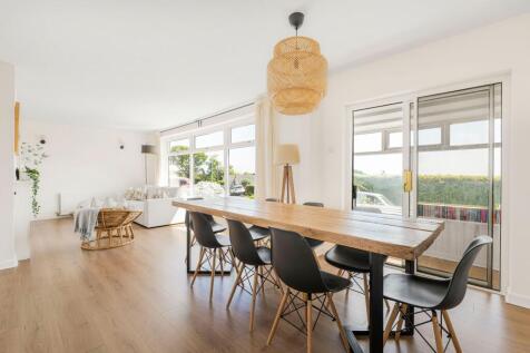 Dining area into living room
