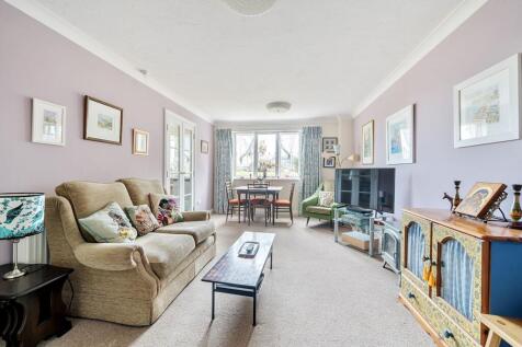 Reception Room/Dining Area