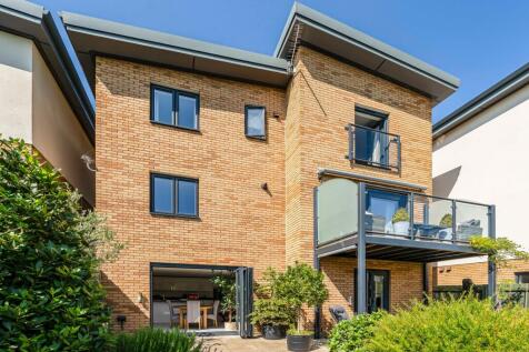 Navk of property and balcony
