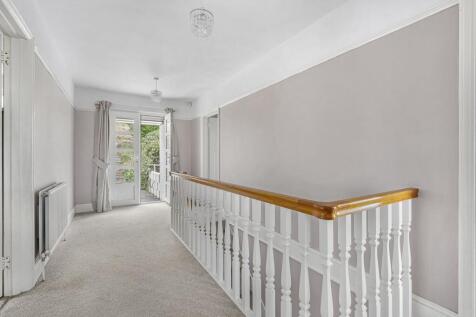 1st floor landing