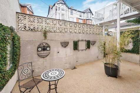 Courtyard garden