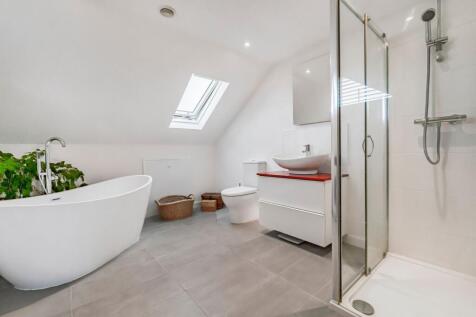En suite bathroom
