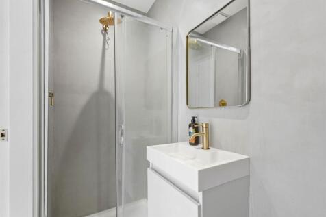 Bedroom 2 Ensuite