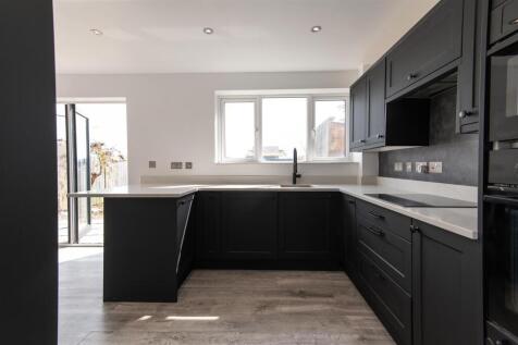 16-Bonnington Walk BS7 9XD-4.jpg