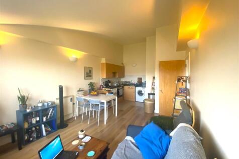Living room wide .jpeg