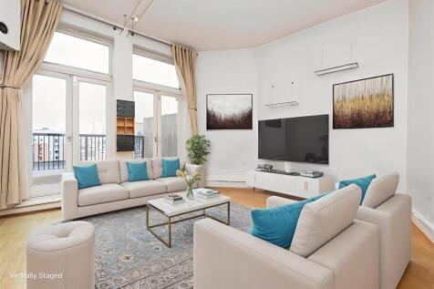Flat-3-80-Colston-Street-BS1-16 - Living Room - St