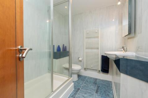 31-Custom-House-BA1-6NE-6.jpg