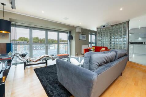 31-Custom-House-BA1-6NE-17.jpg