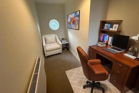 IMG_4920 - Home Office - Standard - 11.jpeg