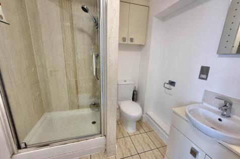 ground floor bathroo