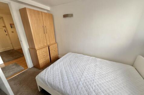 bedroom 22