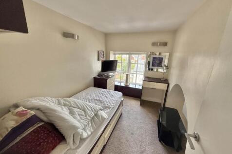bedroom 33