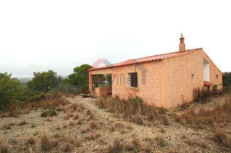 Land with ruin - Santa Barbara de Nexe