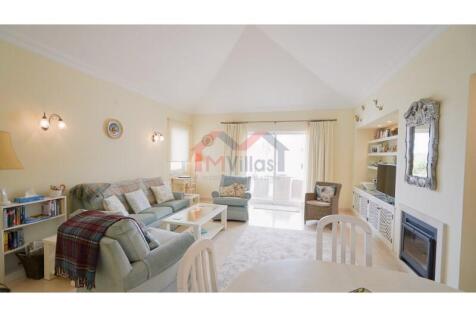 Furnished 2-Bedroom Apartment with Terrace in Encosta do Lago, Quinta do Lago