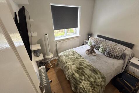 kingsford bedroom 5.jpg
