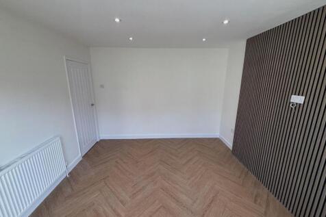 83 ashtree living room 2.jpeg