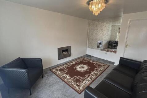 67 macdonalds close living room 1.jpeg