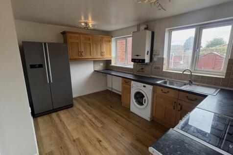 67 macdonalds close kitchen 1.jpeg