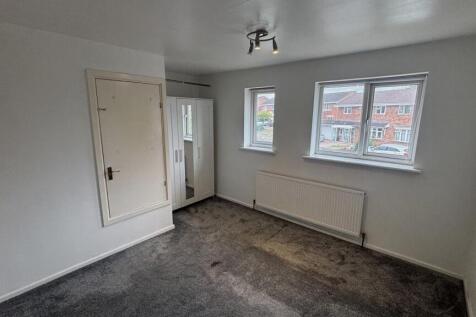 67 macdonalds close bedroom 1.jpeg