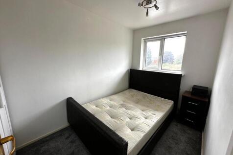 67 macdonalds close bedroom 5.JPG