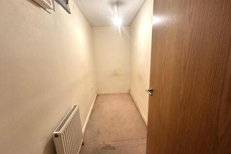 4 park mews box room.jpeg