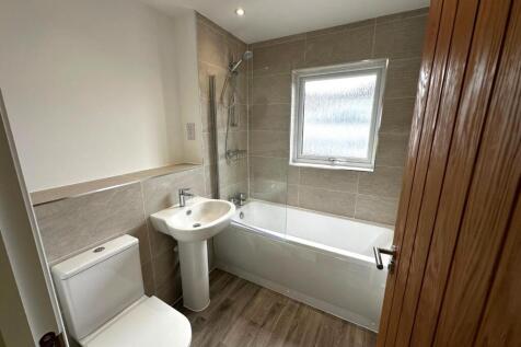 281 abbey road bathroom 1.jpeg