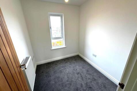 281 abbey road bedroom 5.jpg
