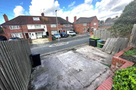Hollyhedge driveway.jpeg