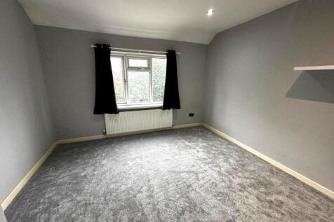 202 carters bedroom 3.jpeg