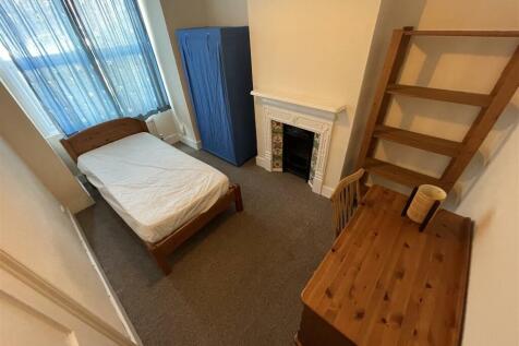 Bedroom 2.JPG