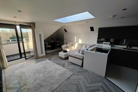 Goldstone Crescent 7  (10).jpg