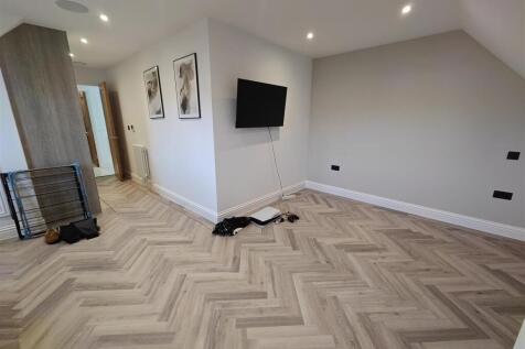 Goldstone Crescent 7  (20).jpg
