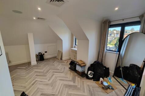 Goldstone Crescent 7  (18).jpg