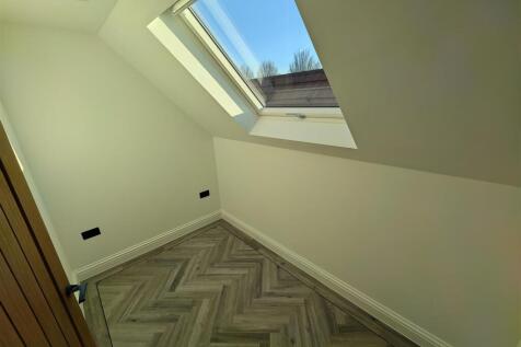 Goldstone Crescent 7  (24).jpg