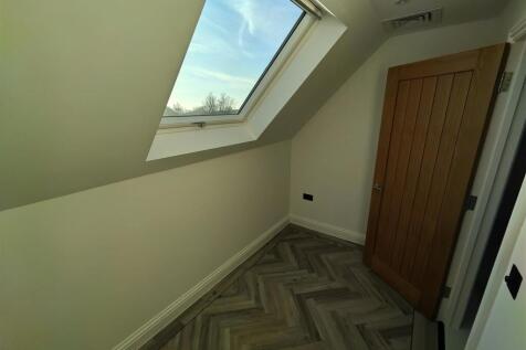Goldstone Crescent 7  (25).jpg