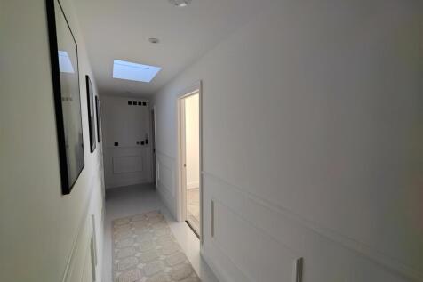 Goldstone Crescent 7  (4).jpg