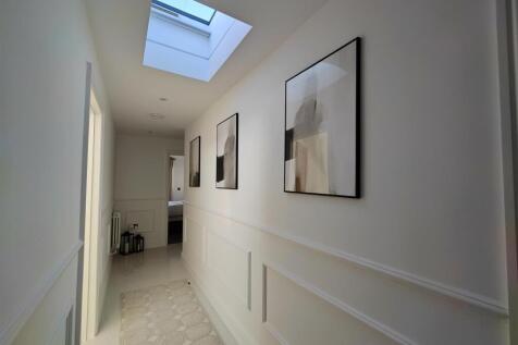 Goldstone Crescent 7  (26).jpg
