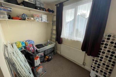 Bedroom 3.jpg